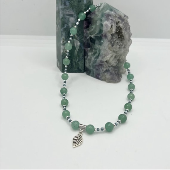 Green Aventurine 8mm Crystal Gemstone Beaded Leaf Choker Necklace - Picture 2 of 5